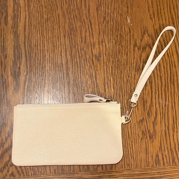 NWOT Elegant Cream Wristlet Clutch - Picture 5 of 5